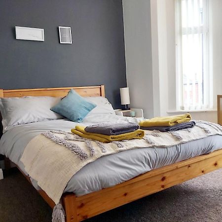 Comfy 4 Bed Home Away From Home Κόβεντρι Εξωτερικό φωτογραφία