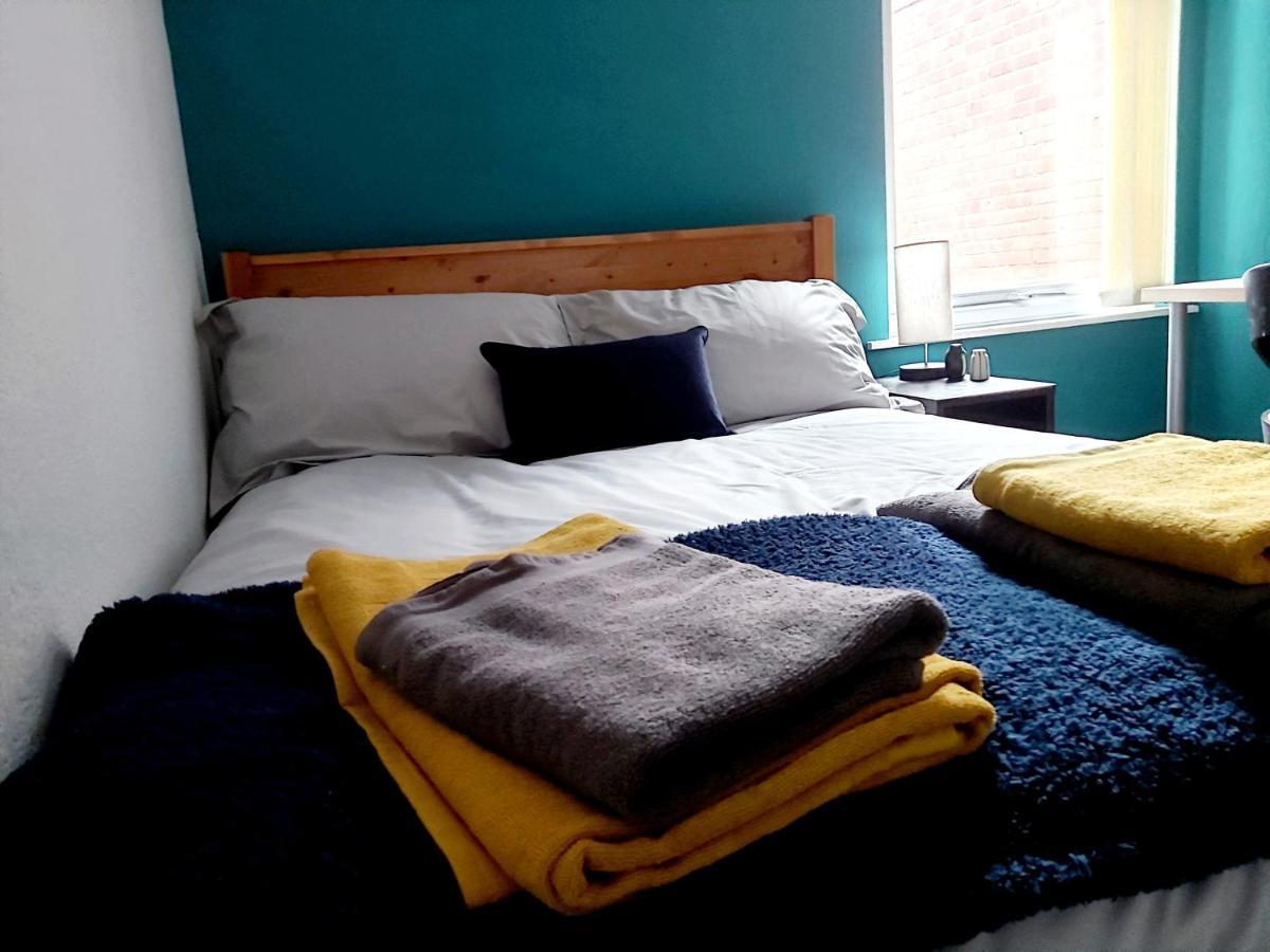 Comfy 4 Bed Home Away From Home Κόβεντρι Εξωτερικό φωτογραφία